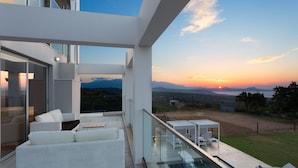 House | 6 bilik tidur, kalis bunyi 