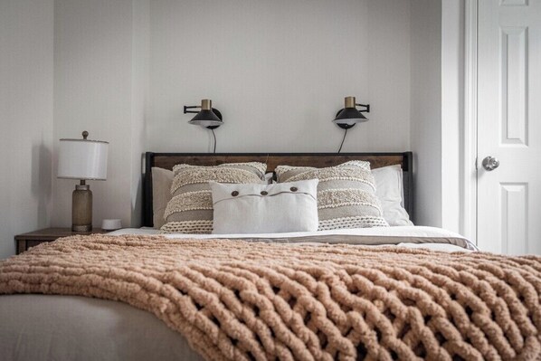 2 bedrooms, desk, iron/ironing board, travel crib