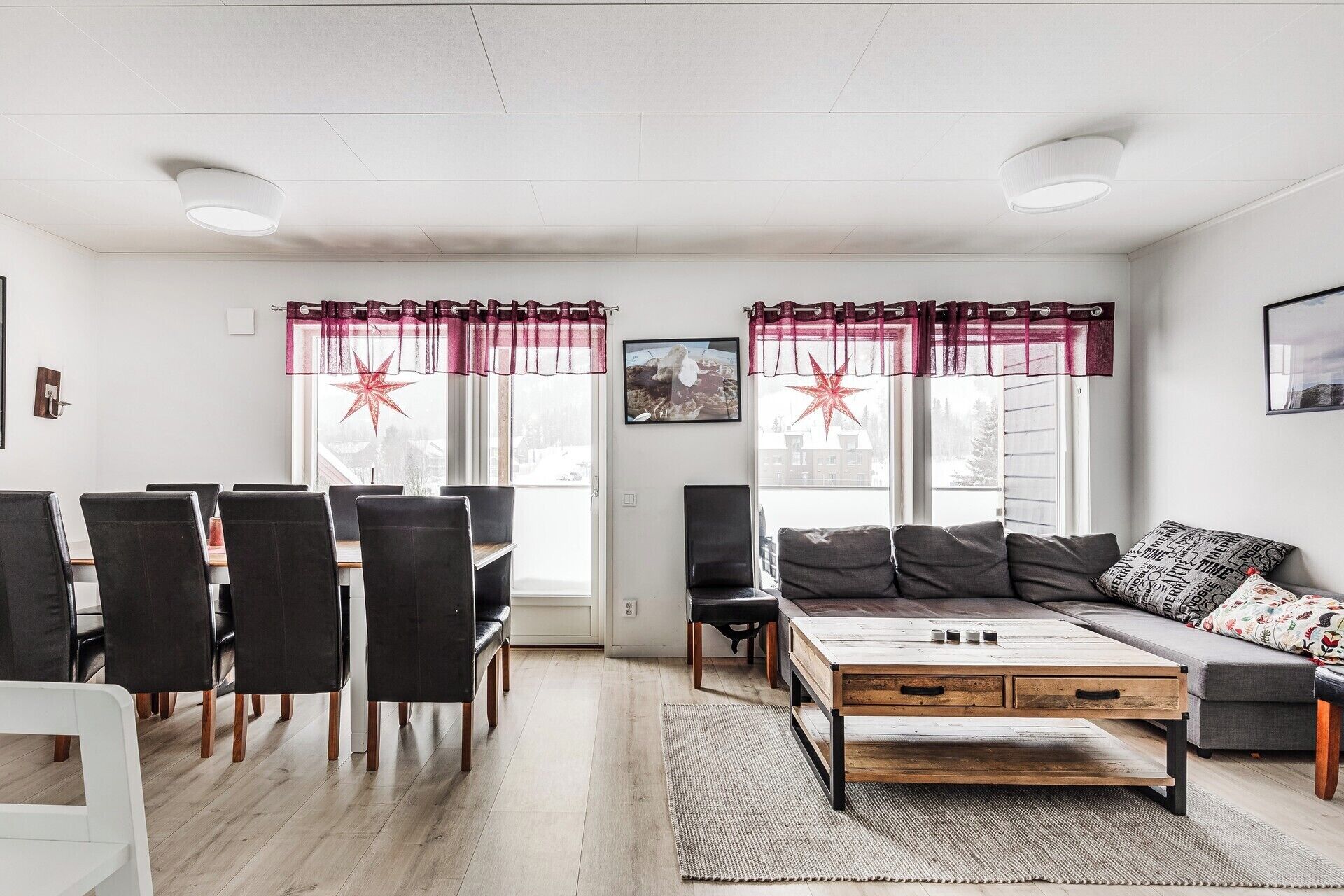 48-inch flat-screen TV with cable channels, heated floors