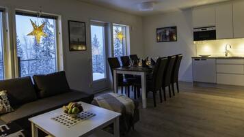 48-inch flat-screen TV with cable channels, heated floors