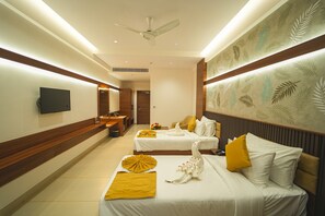 Deluxe Twin Room, City View | In-room safe, soundproofing, iron/ironing board, free WiFi - Highland Hotel (Bengaluru)