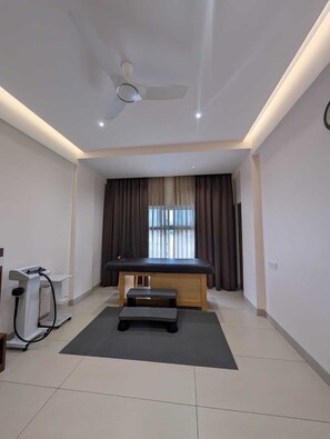 Sauna, steam room, body treatments, mud baths, hydrotherapy - Highland Hotel (Bengaluru)