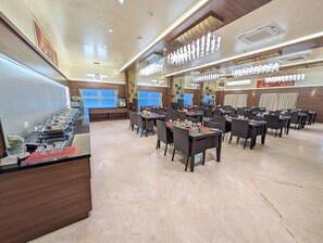 Restaurant - Highland Hotel (Bengaluru)