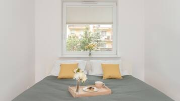 3 bedrooms, bed sheets