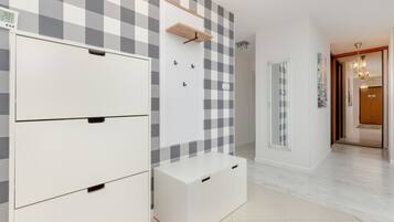 3 bedrooms, bed sheets