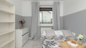 3 bedrooms, bed sheets