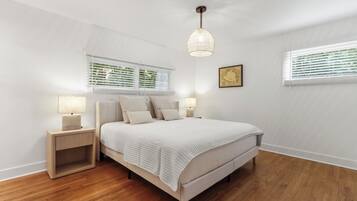 4 bedrooms, WiFi, bed sheets