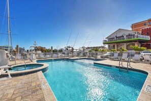 Luokittelematon kuva, 2 kautta 36, painike