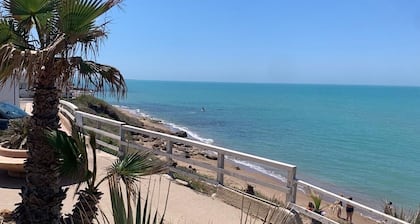 Eggplant apartment in villa with swimming pool, sea village Scoglitti