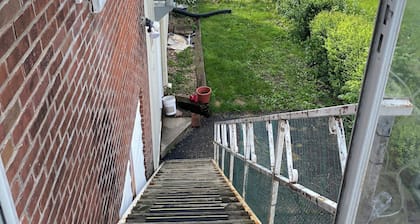 Cozy 2-bedroom apartment in enjoyable Elkader with AC, WiFi, view of downtown