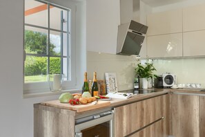 Fridge, microwave, oven, dishwasher