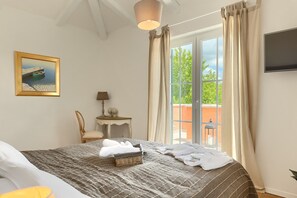 4 slaapkamers, een strijkplank/strijkijzer, gratis wifi, beddengoed