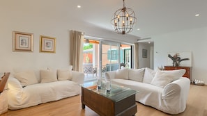 TV, fireplace - Villa Village by Villas Guide (Tinjan)