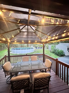 屋外ダイニングエリア