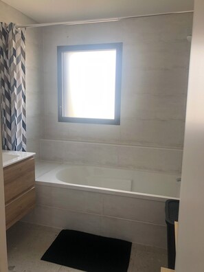 Shower - Seaside villa PMR standard Portsall (Ploudalmézeau)
