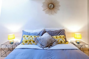 2 bedrooms, desk, iron/ironing board, free WiFi