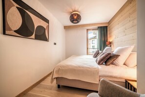 3 slaapkamers, een strijkplank/strijkijzer, gratis wifi, beddengoed