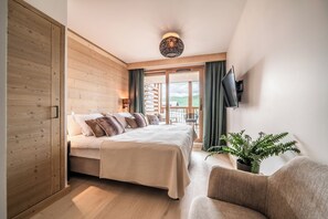 3 makuuhuonetta, silitysrauta/-lauta, ilmainen Wi-Fi, vuodevaatteet