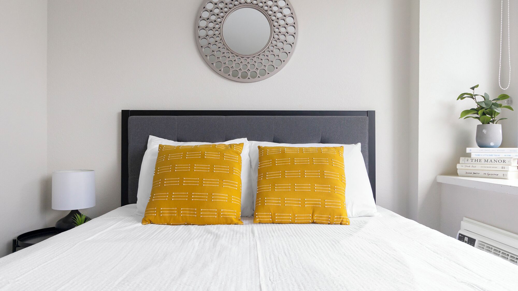 Work from home in this trendy apartment with fast Wi-Fi l Barsala