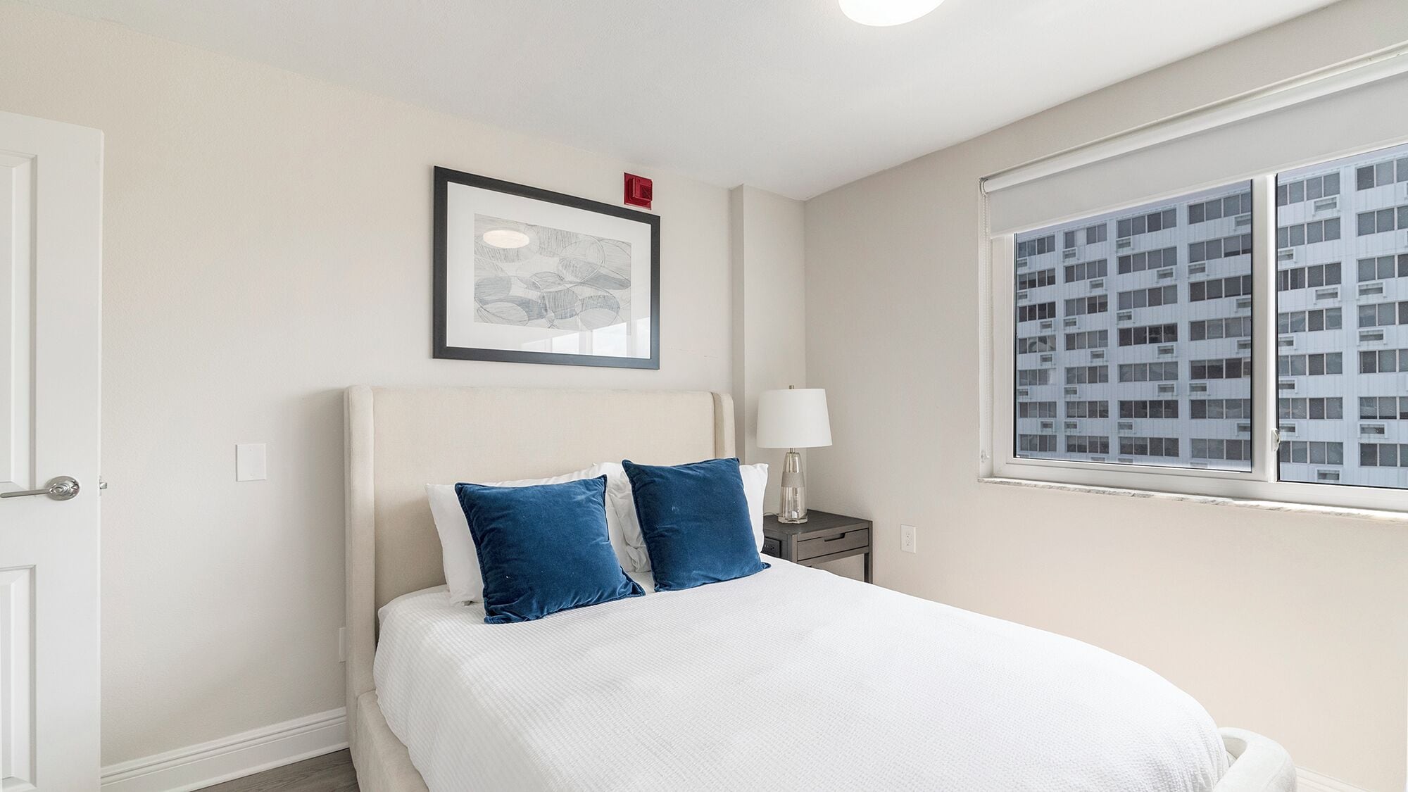Modern downtown apartment, good for longer stays l Barsala