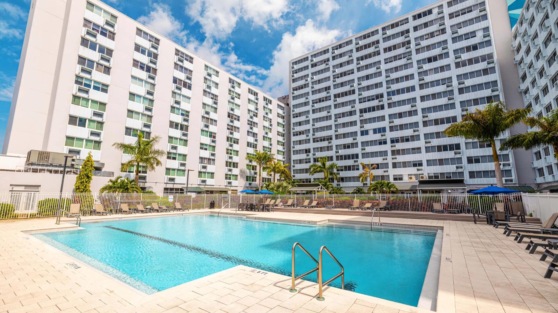 Brand-new 2BD; fitness center, fast Wi-Fi l Barsala
