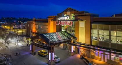 NEW The Draper Luxury Unit Prime Location