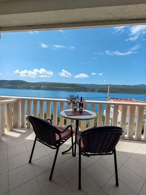 Outdoor dining - Villa Viento / 7 Apartment with Sea view (Neum)