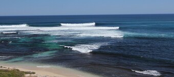 Romantic king bedroom studio with WiFi and reversible AC