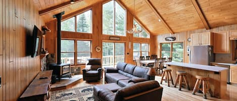 Smart TV, fireplace
