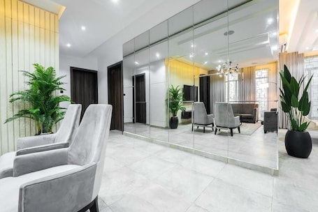 1 bedroom, free WiFi. The Azaria Hotel & Apartments