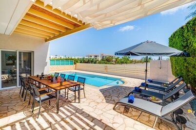 Blue Velvet Villa by Ezoria Villas