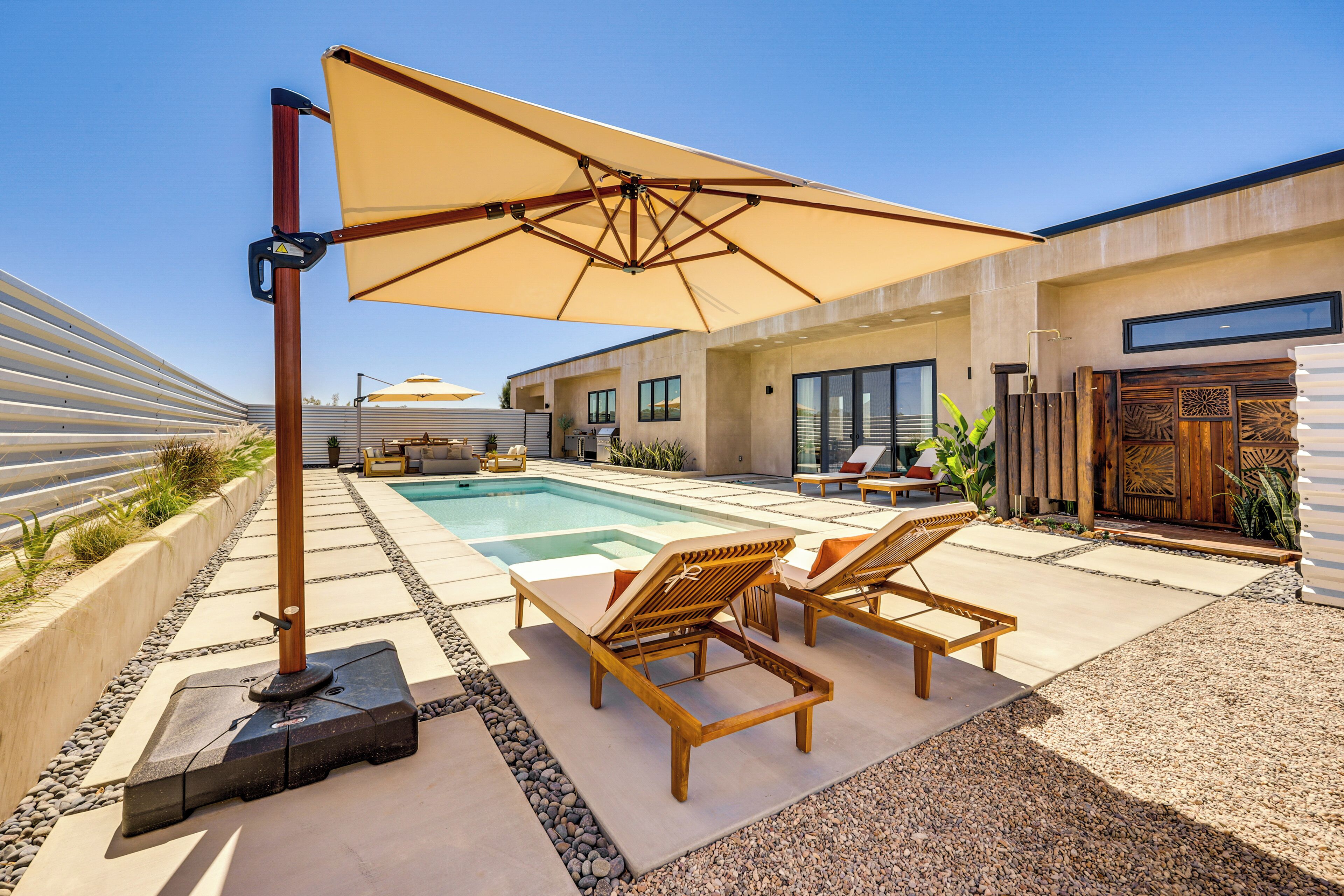Luxe Yucca Valley Home ~ 10 Mi to Joshua Tree!