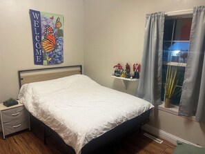 3 عدّة غرف نوم ومكواة/لوح كي وواي فاي مجانًا وملاءات أسرّة