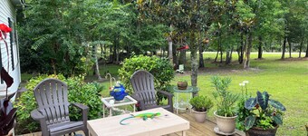 Charming 3-bedroom house in welcoming Holly Ridge with WiFi, AC. Pet friendly