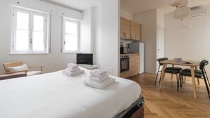 Unclassified image, 4 of 36, button - Italianway - Plana 24 (Milan)