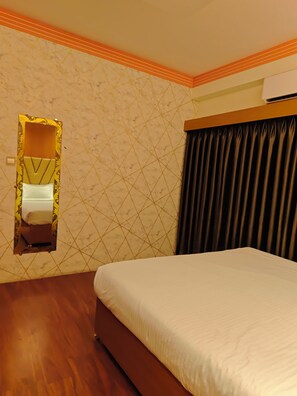 Deluxe Double Room | Desk, laptop workspace, soundproofing, free WiFi