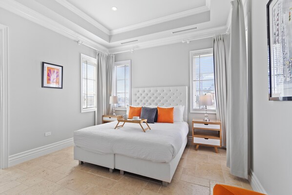 3 bedrooms, laptop workspace, iron/ironing board - Anabui #3 (Noord)