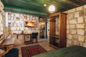 Superior Room | Premium bedding, desk, laptop workspace, free WiFi - NİSSA CAVE PANSİYON (Avanos)