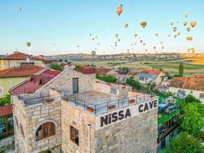 NİSSA洞穴旅馆