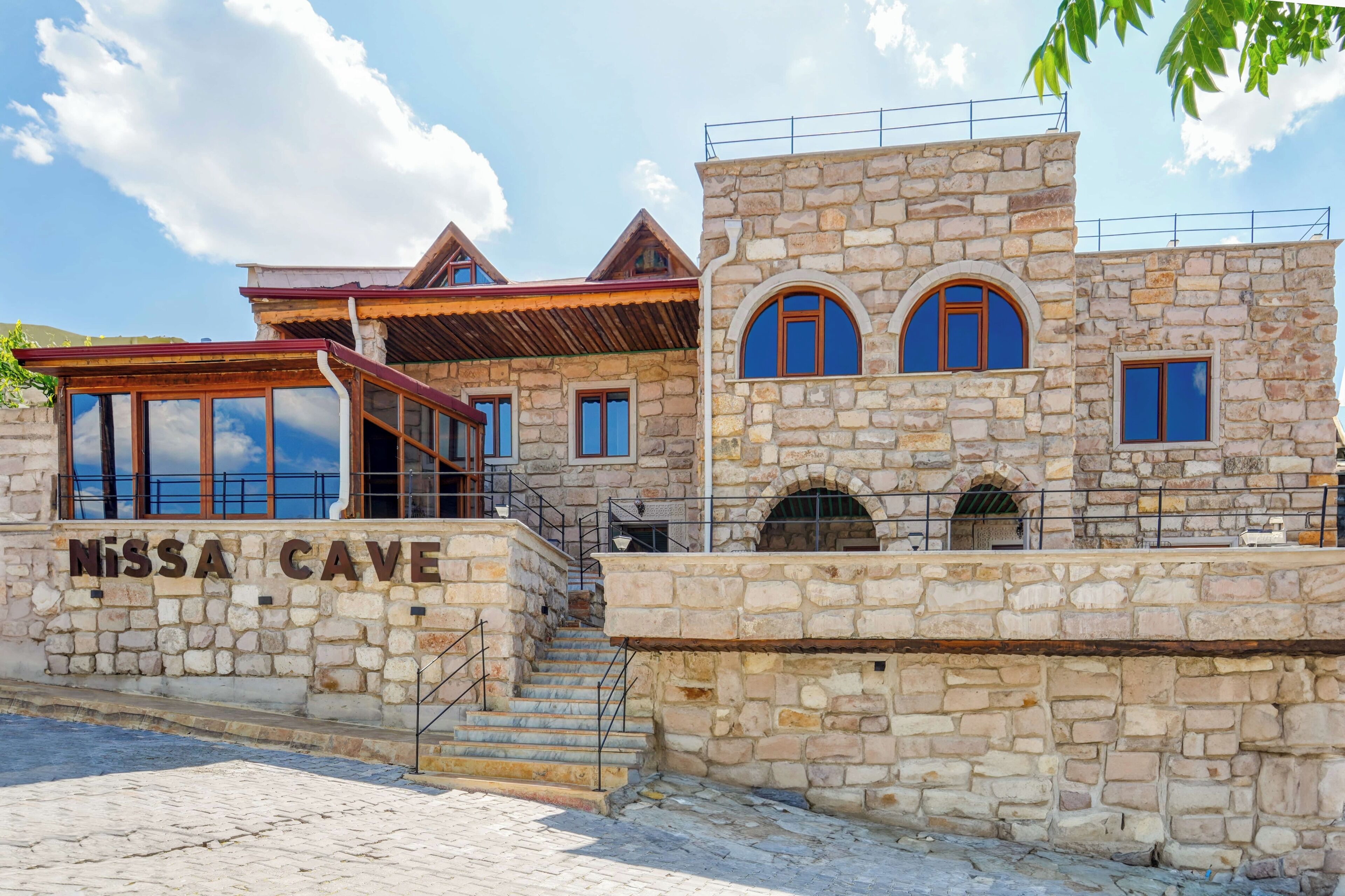 Photo - Nissa Cave