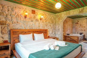 Superior Room | 1 bedroom, premium bedding, desk, laptop workspace