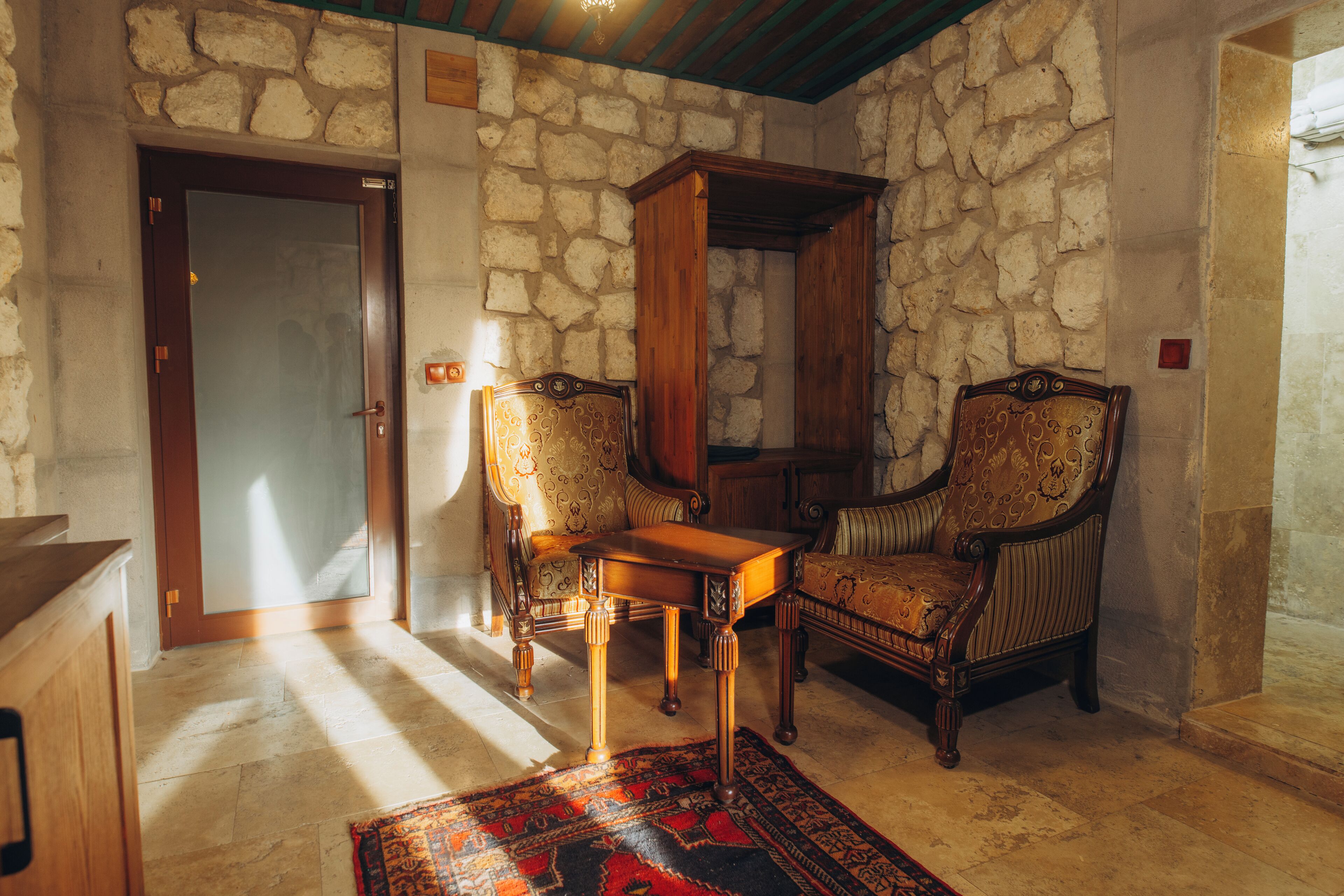 Kamar Deluks | Area keluarga | Smart TV 40-inci dengan saluran TV satelit