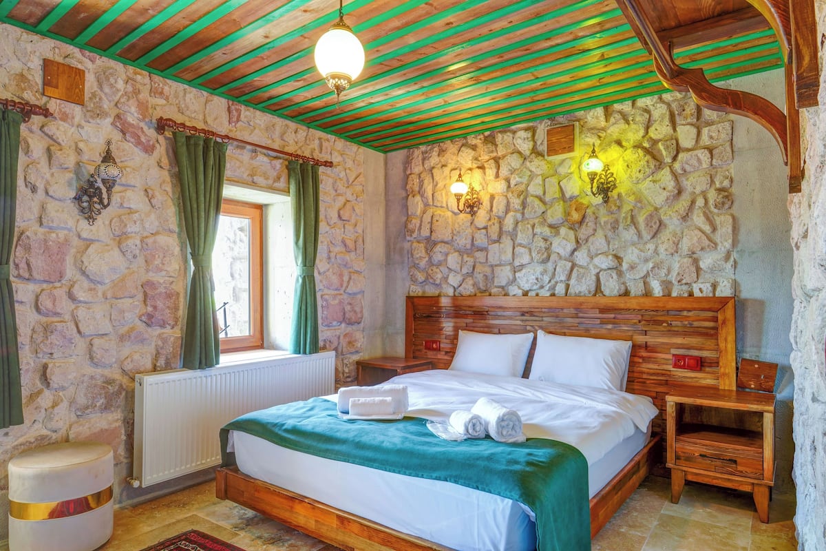 Junior Room | 1 bedroom, premium bedding, desk, laptop workspace