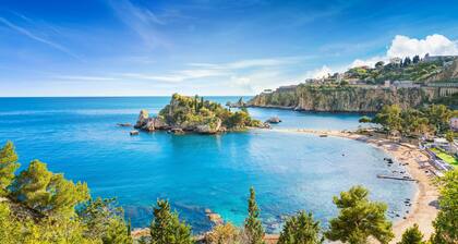 Apartment 200 meters from the polyclinic, with air conditioning and wi-fi.