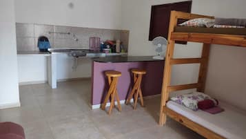 Quarto família, vista para o jardim | Cozinha privada