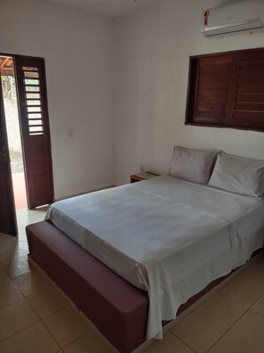 Chambre, vue piscine | Wi-Fi gratuit