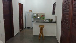 Chambre Familiale, vue piscine | Cuisine privée