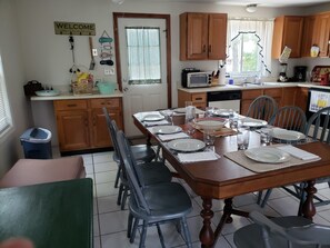 Dining - Charming Renovated Downstairs 3-bedroom with AC and WIFI in South Kingstown (South Kingstown)