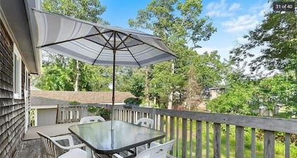 Charming 3-bedroom house with AC and WiFi in soothing South Kingstown