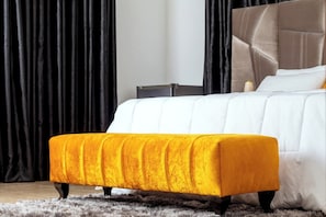 Standard Room, Balcony, City View | In-room safe, desk, laptop workspace, free WiFi - Loomzy Suites and Apartments (Lekki)